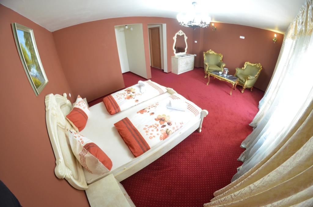 Hotel Le Baron Timisoara Room photo