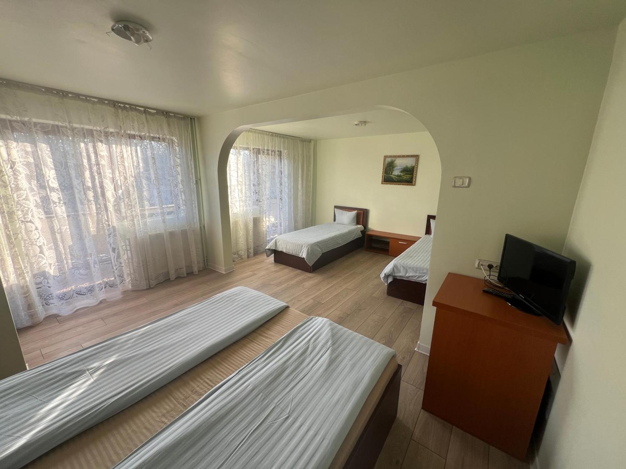 Hotel Le Baron Timisoara Exterior photo